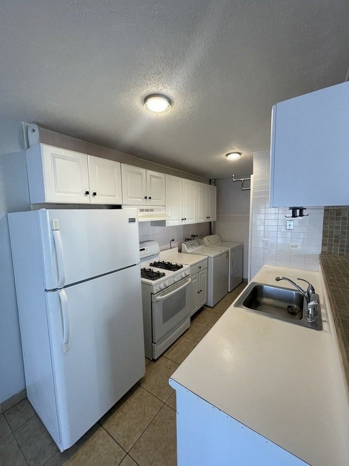 479 James Ct Unit D #D - Photo 3 of 23