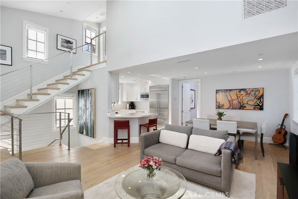 715 Marigold Ave - Photo 2 of 40