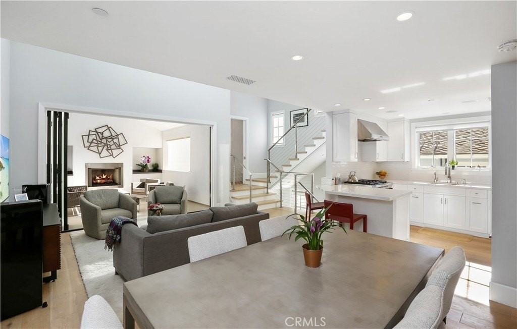 715 Marigold Ave - Photo 3 of 40