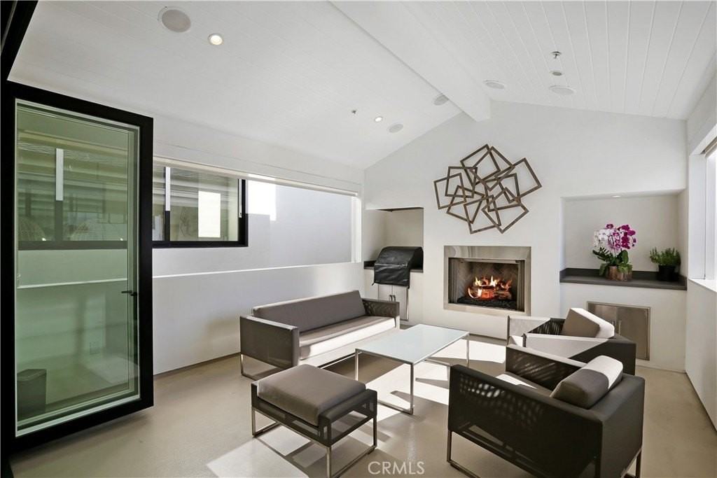 715 Marigold Ave - Photo 5 of 40