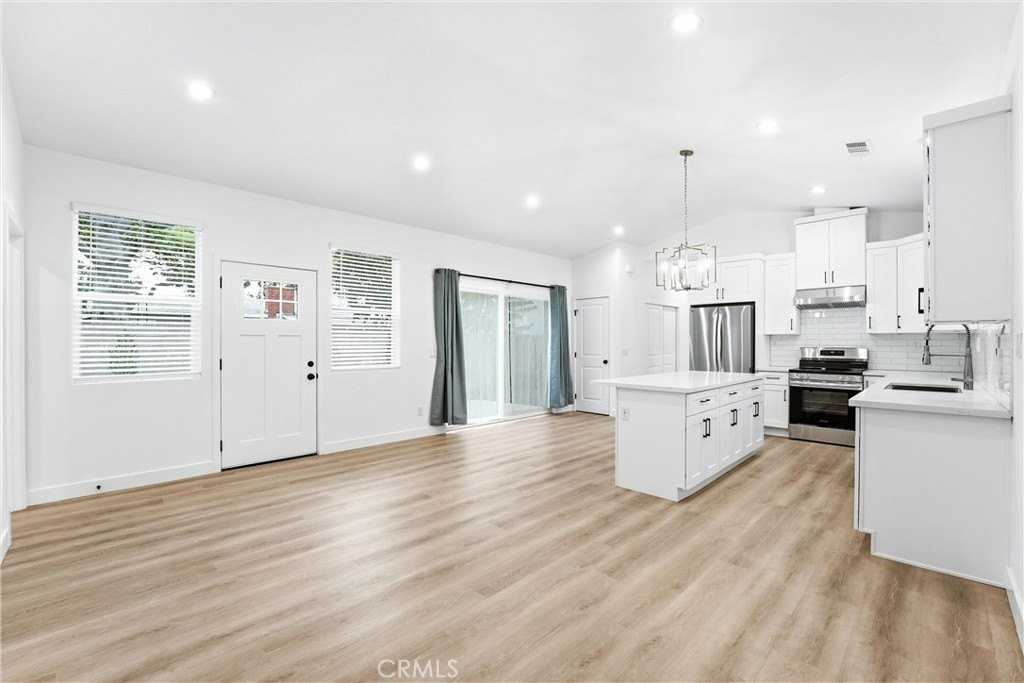 12115 Bluebell Ave - Photo 5 of 19