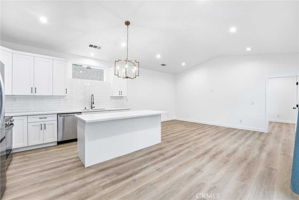 12115 Bluebell Ave - Photo 6 of 19