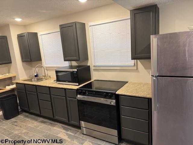 418 Albany St - Photo 3 of 6