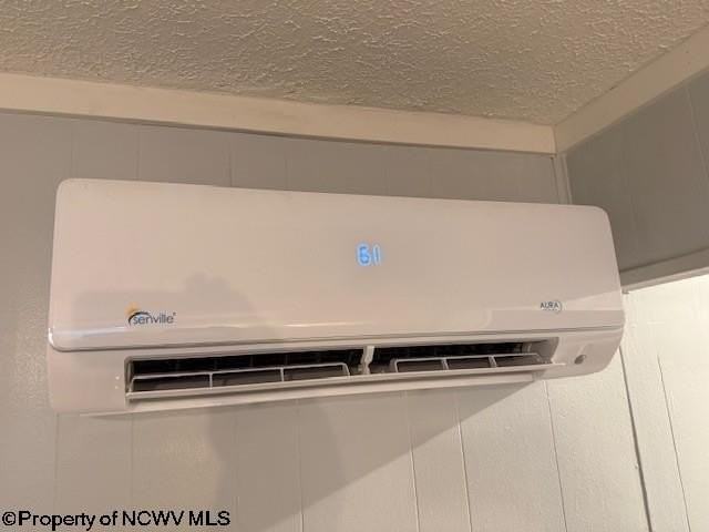 418 Albany St - Photo 4 of 6