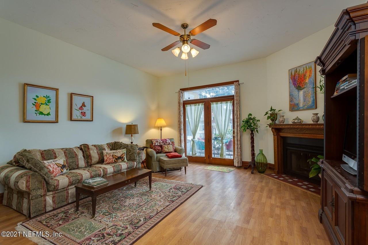 2716 Oak St Apt 3 #3 - Photo 5 of 26