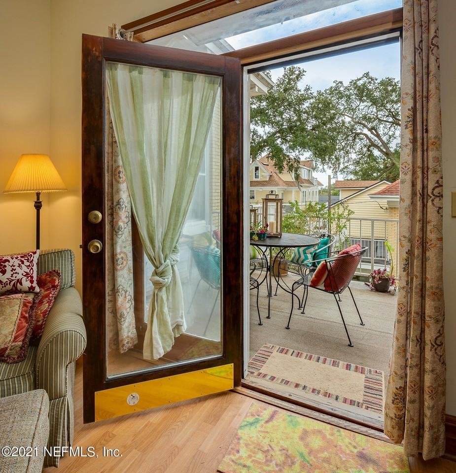 2716 Oak St Apt 3 #3 - Photo 6 of 26