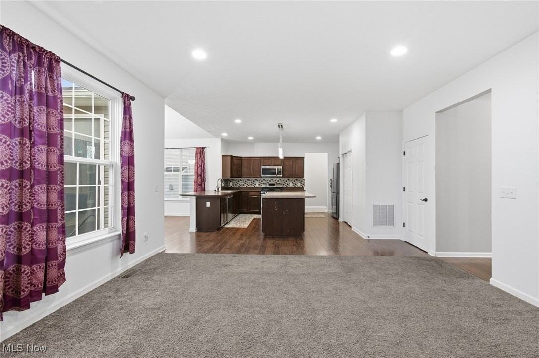 12120 Edgehill Oval - Photo 5 of 37