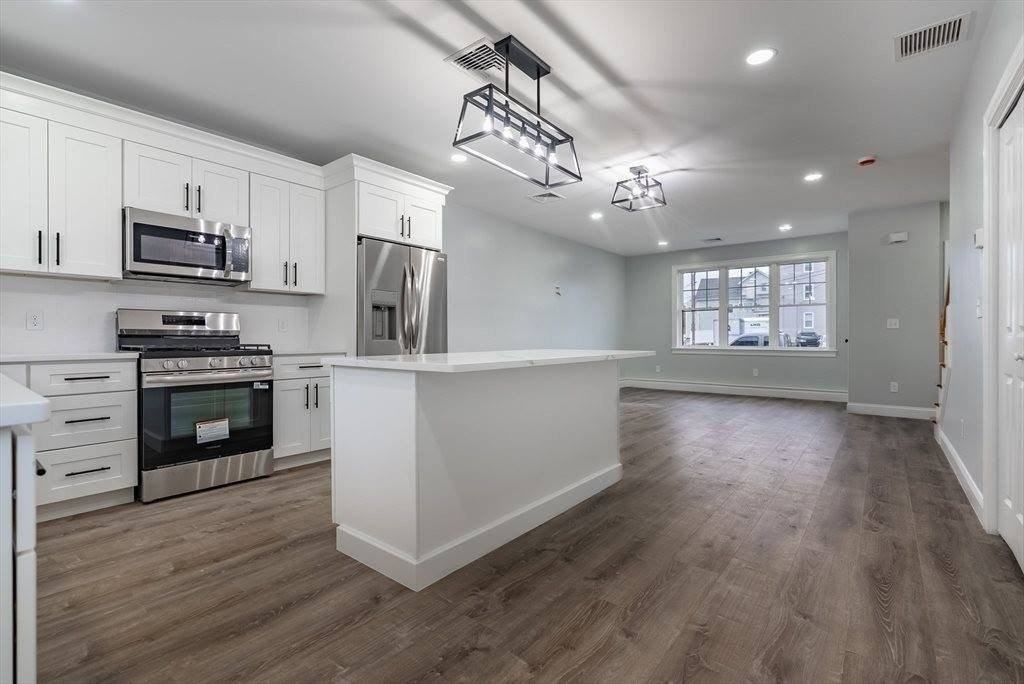 217 Earle St #2 - Photo 7 of 24