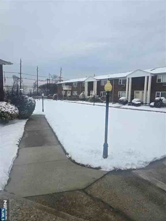 100 Bergen Blvd - Photo 3 of 13