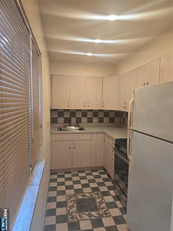 100 Bergen Blvd - Photo 6 of 13