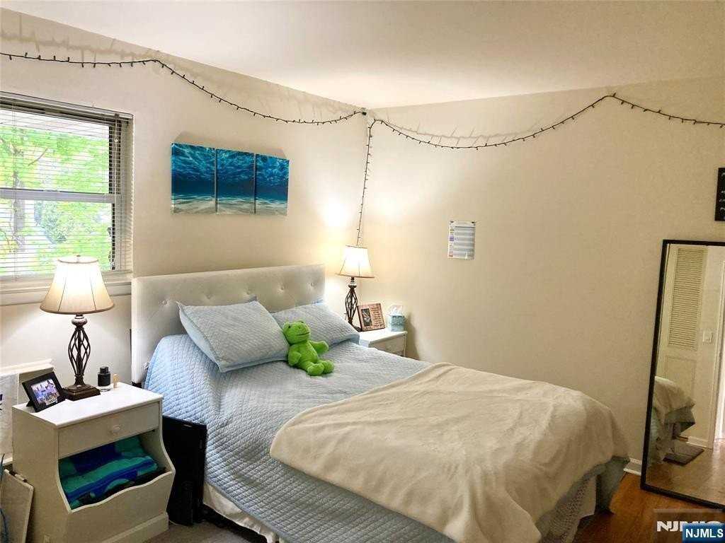 506 Washington Dr - Photo 5 of 10