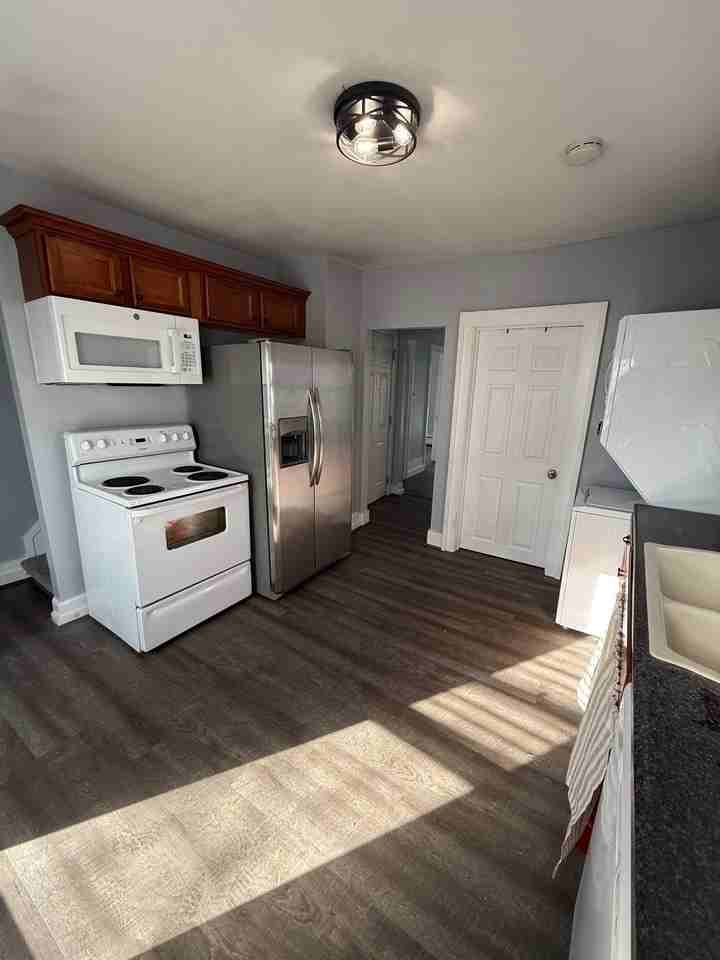 3 Broadway - Photo 2 of 20