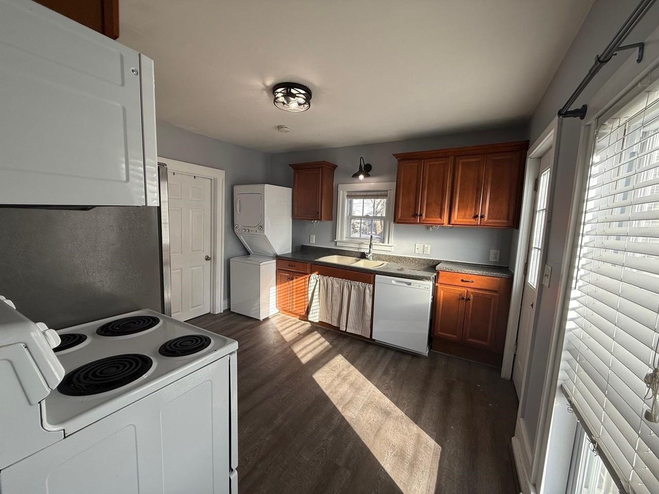 3 Broadway - Photo 3 of 20