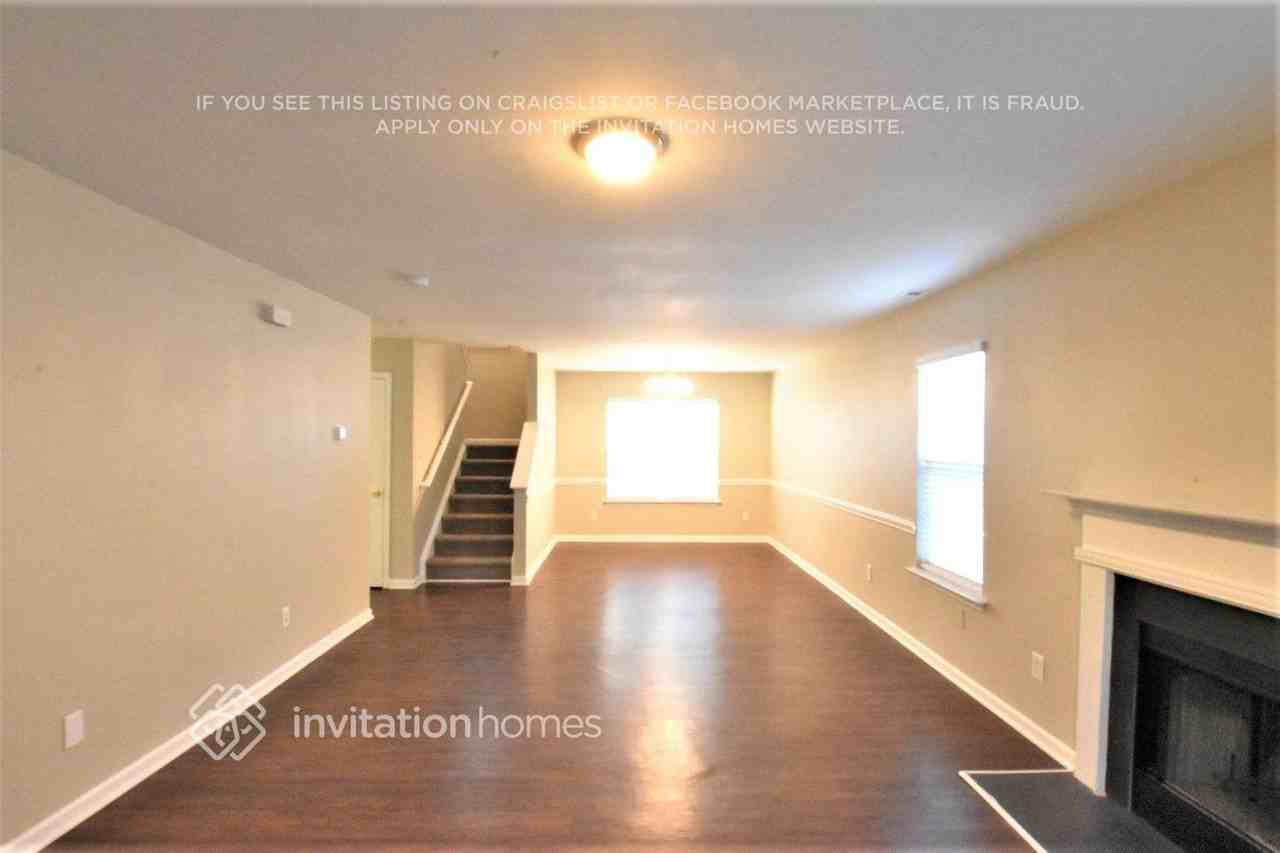 1134 Delander Ln - Photo 4 of 17