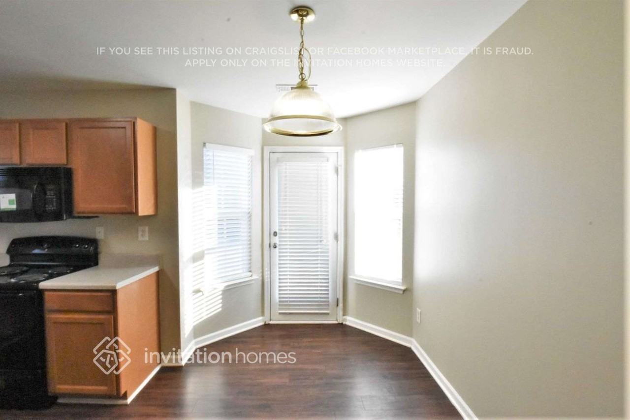 1134 Delander Ln - Photo 6 of 17