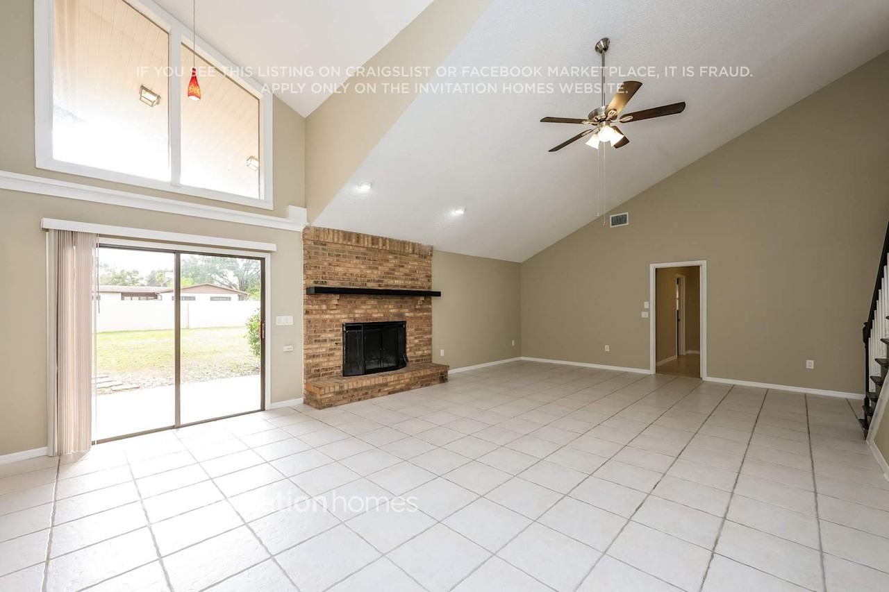 1051 Sugartree Dr S - Photo 4 of 18