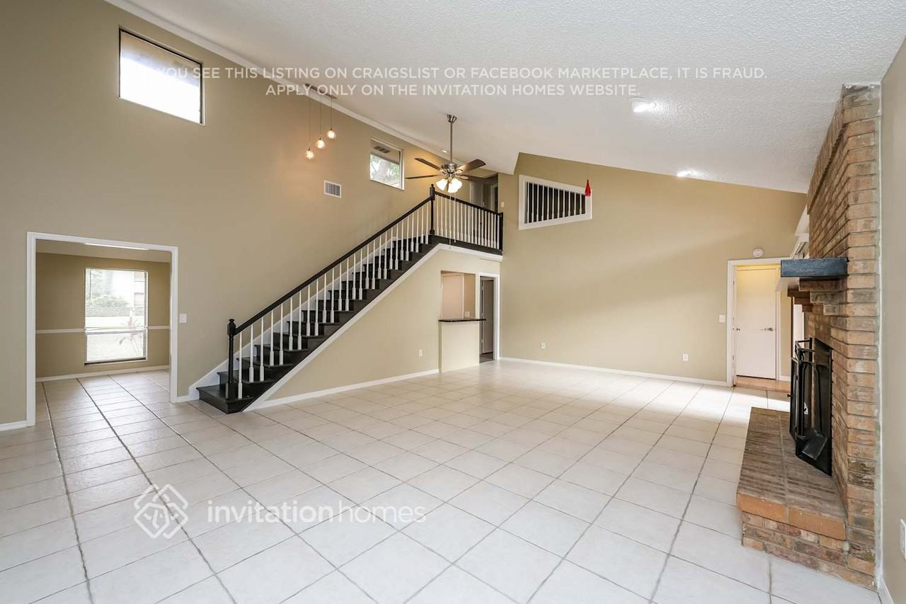 1051 Sugartree Dr S - Photo 5 of 18