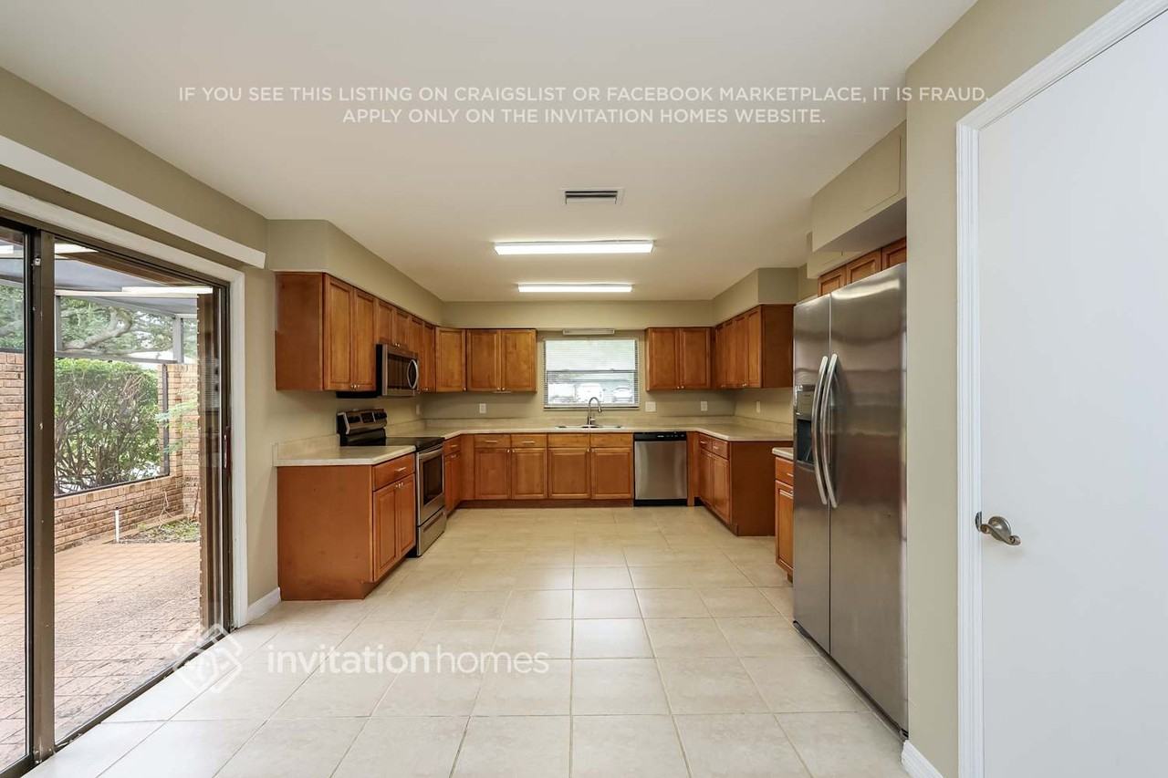 1051 Sugartree Dr S - Photo 6 of 18