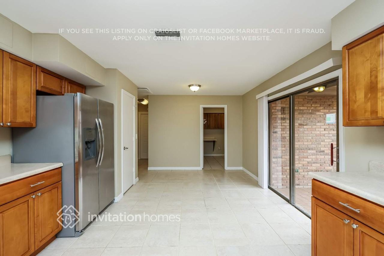 1051 Sugartree Dr S - Photo 7 of 18