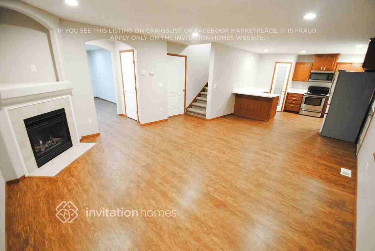 10019 3rd St Ne - Photo 4 of 15