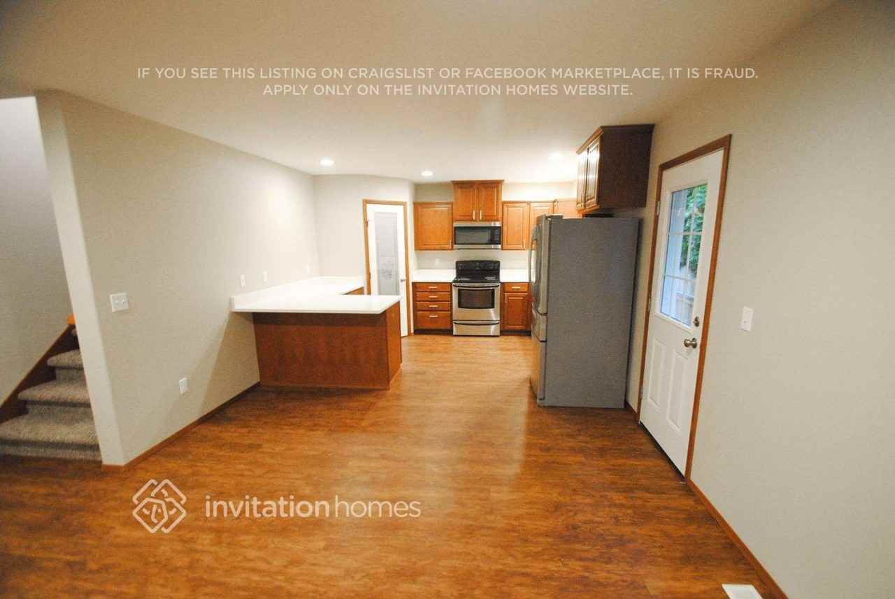 10019 3rd St Ne - Photo 5 of 15