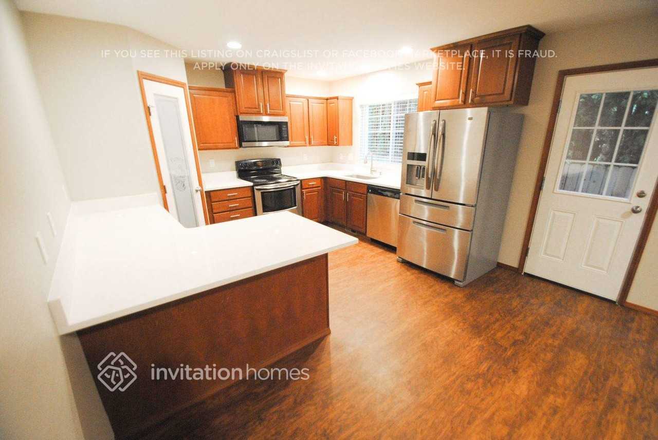 10019 3rd St Ne - Photo 6 of 15