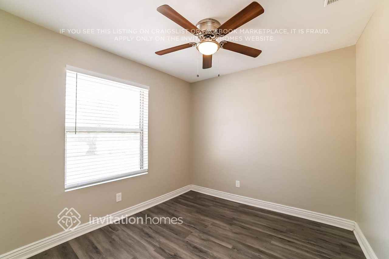 6944 W Comet Ave - Photo 7 of 16