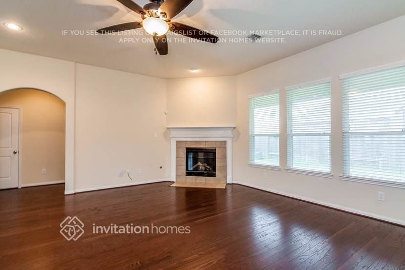 3322 Rose Trace Dr - Photo 3 of 19