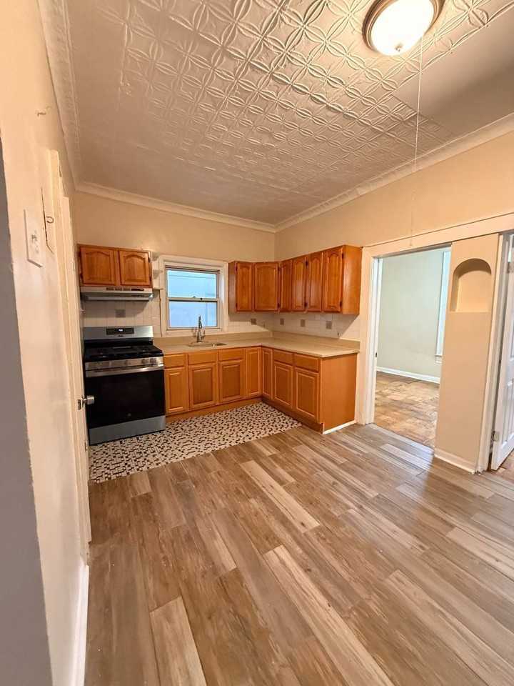 2264 Pacific St #3 - Photo 3 of 25