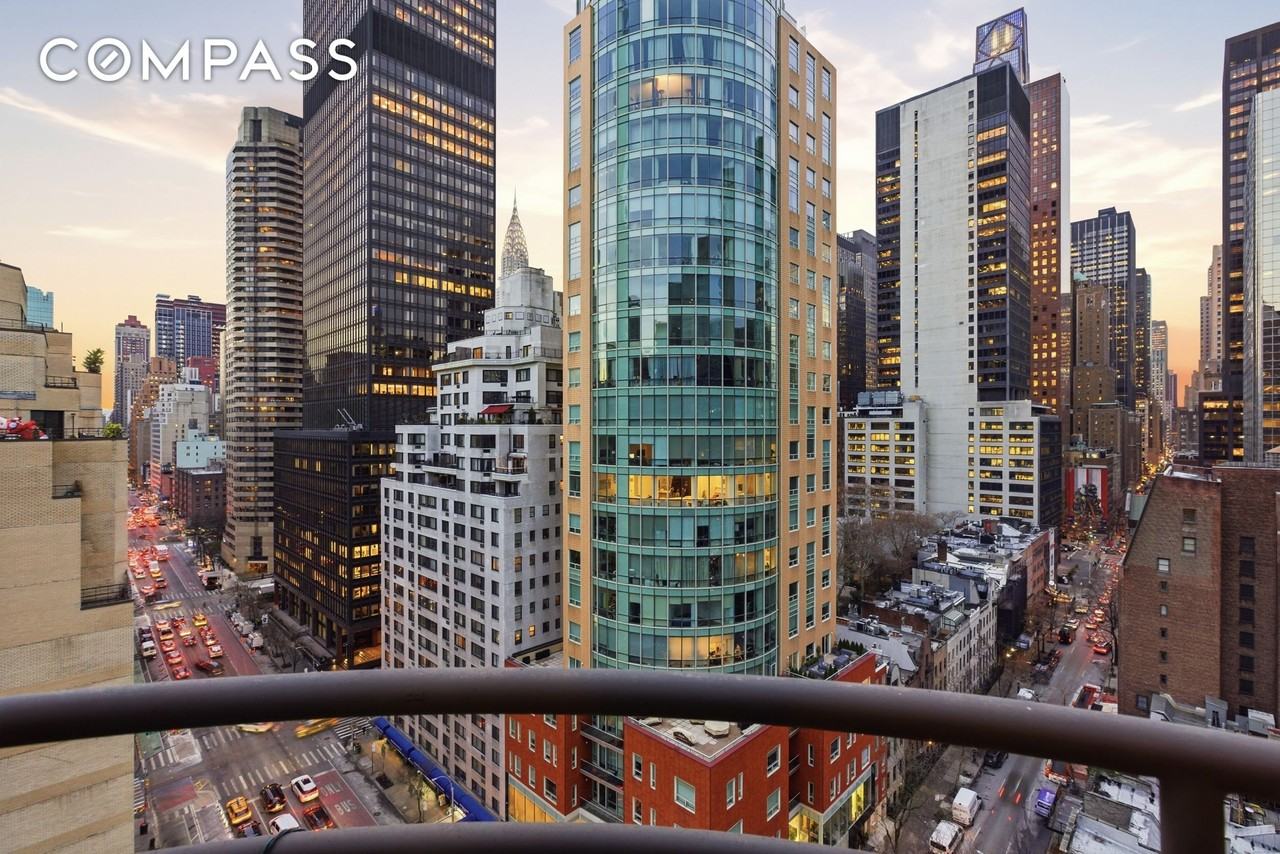 303 E 49th St #18 - Photo 6 of 15