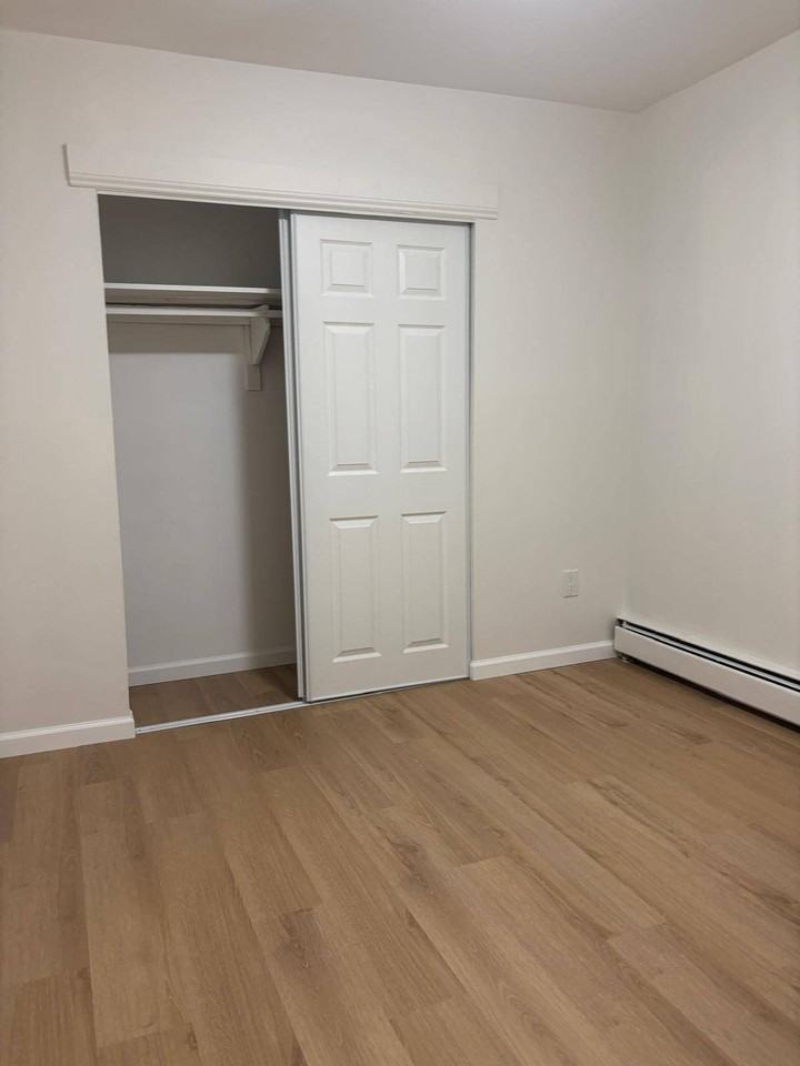 1233 E 69th St #2 - Photo 7 of 9