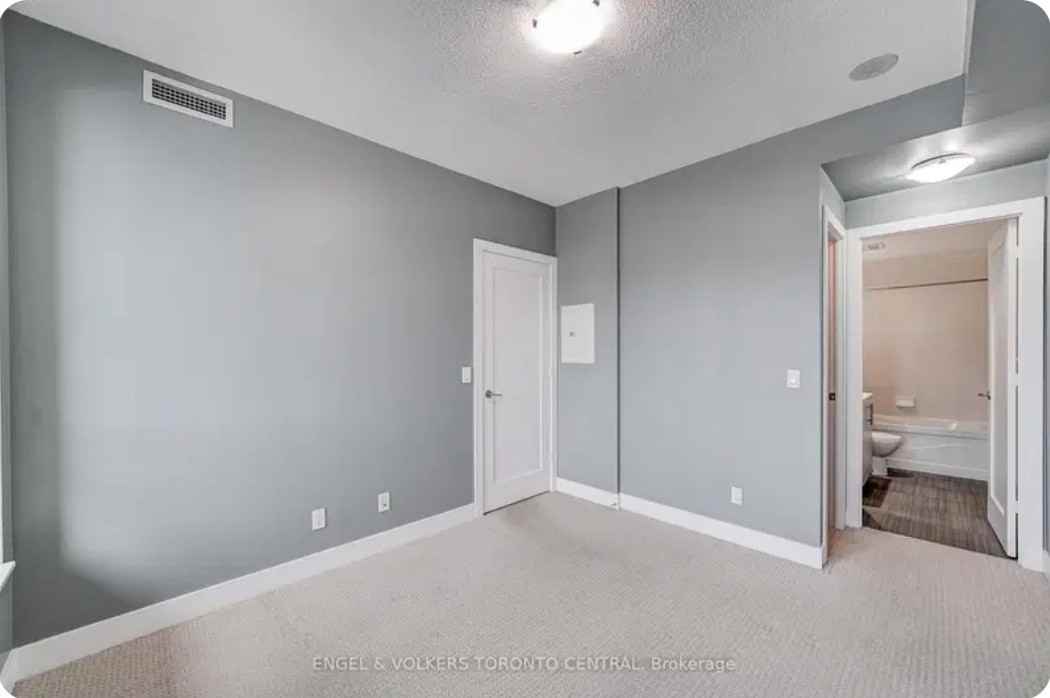 Homewood Ave - Photo 4 of 12