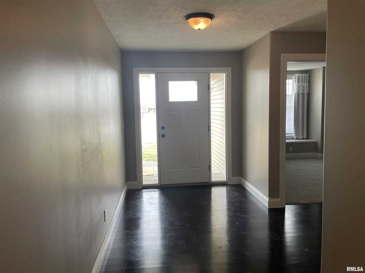 700 Garvey Ln - Photo 2 of 27