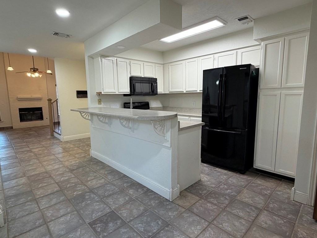 3810 Nassau Dr - Photo 6 of 18