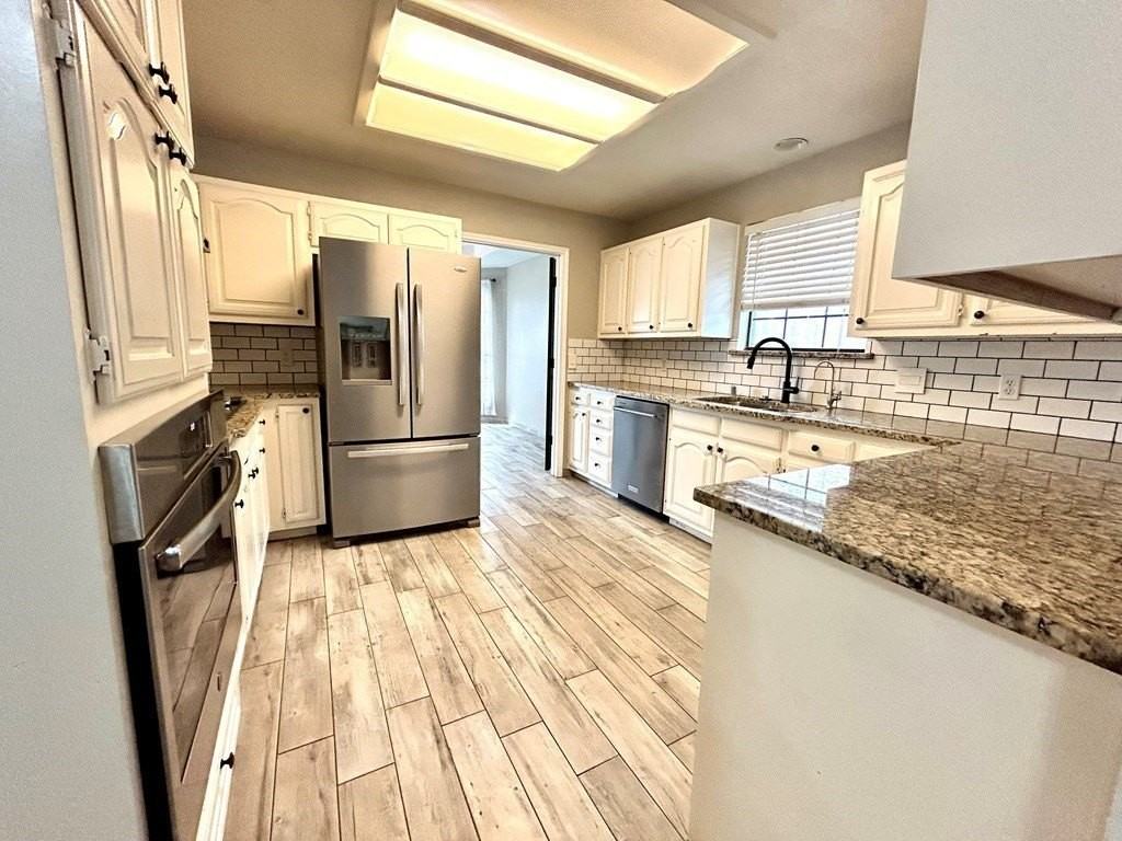 2302 Chretien Pl - Photo 4 of 20