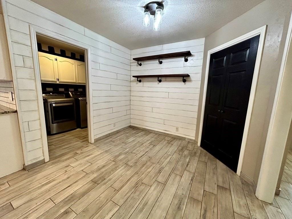 2302 Chretien Pl - Photo 5 of 20