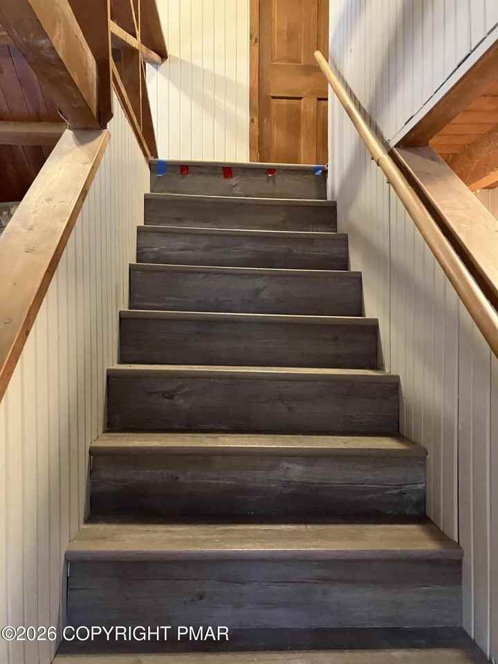 81 Henning Rd - Photo 6 of 9