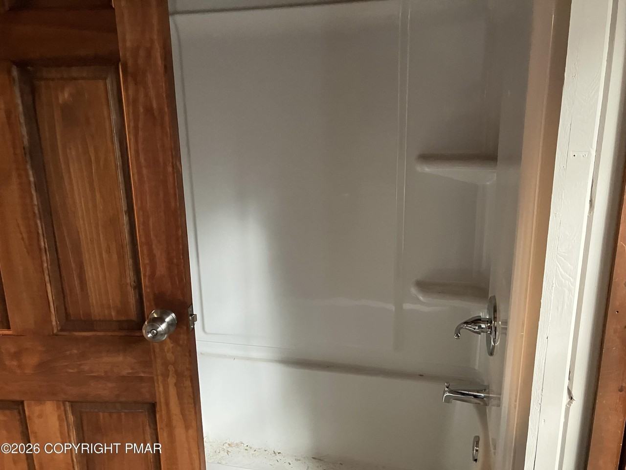 81 Henning Rd - Photo 7 of 9