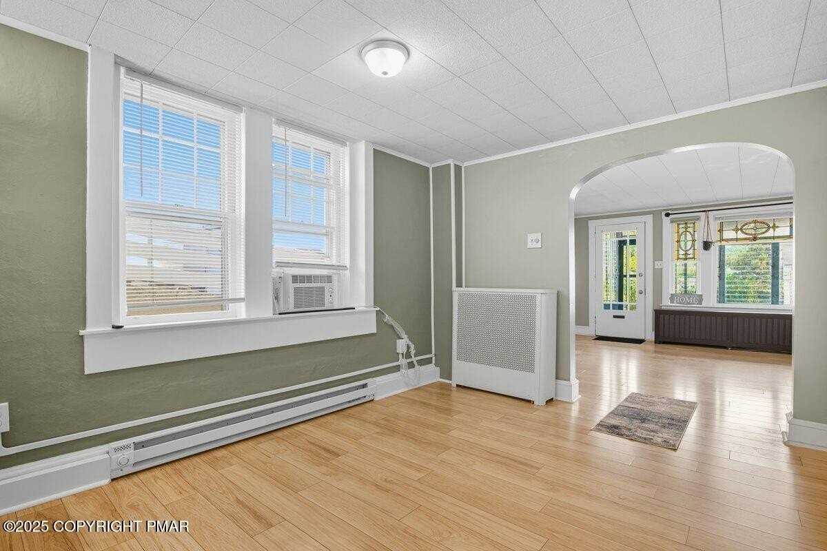 229 W High St - Photo 6 of 36