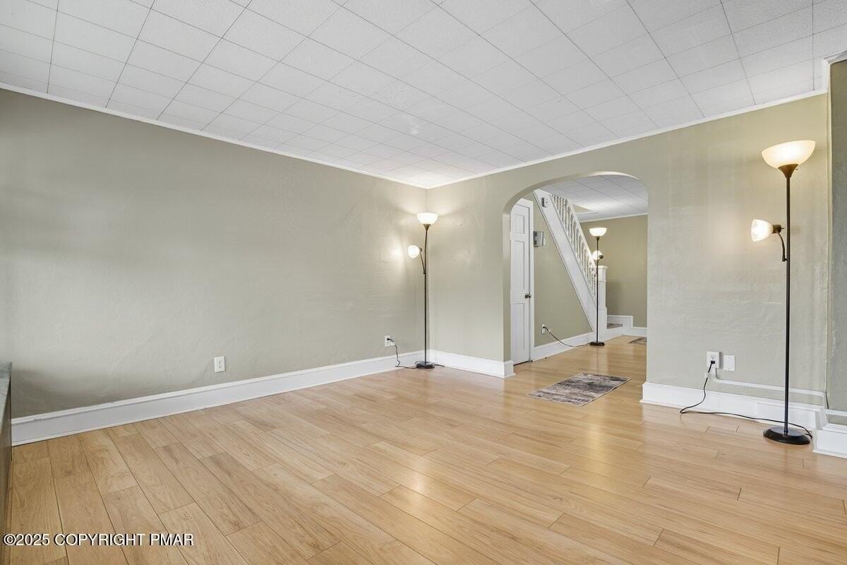 229 W High St - Photo 7 of 36