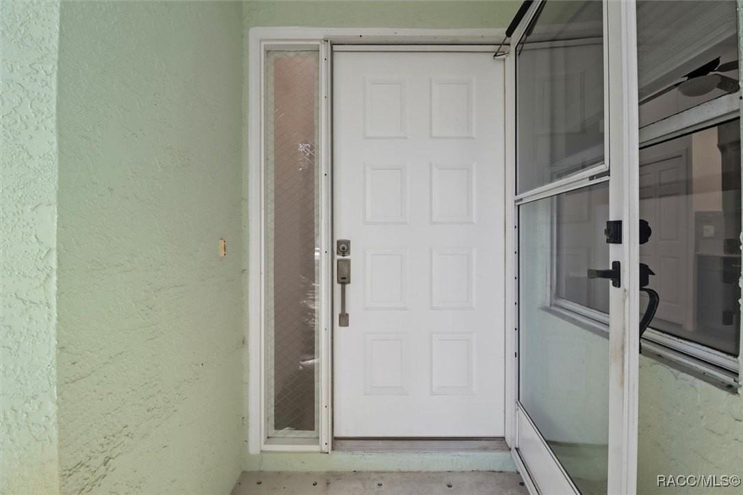 809 Inverie Dr - Photo 2 of 46