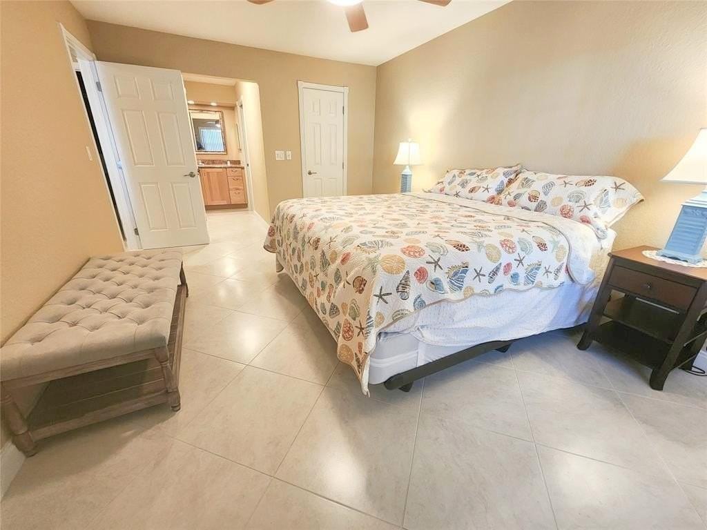 6281 Bay Club Dr #2 - Photo 4 of 37