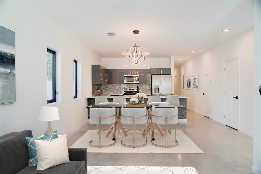 1138 Ne 2nd Ave #B - Photo 3 of 16