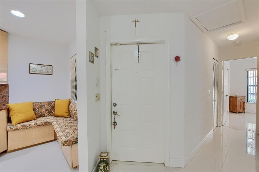 65 Centennial Ct - Photo 4 of 44