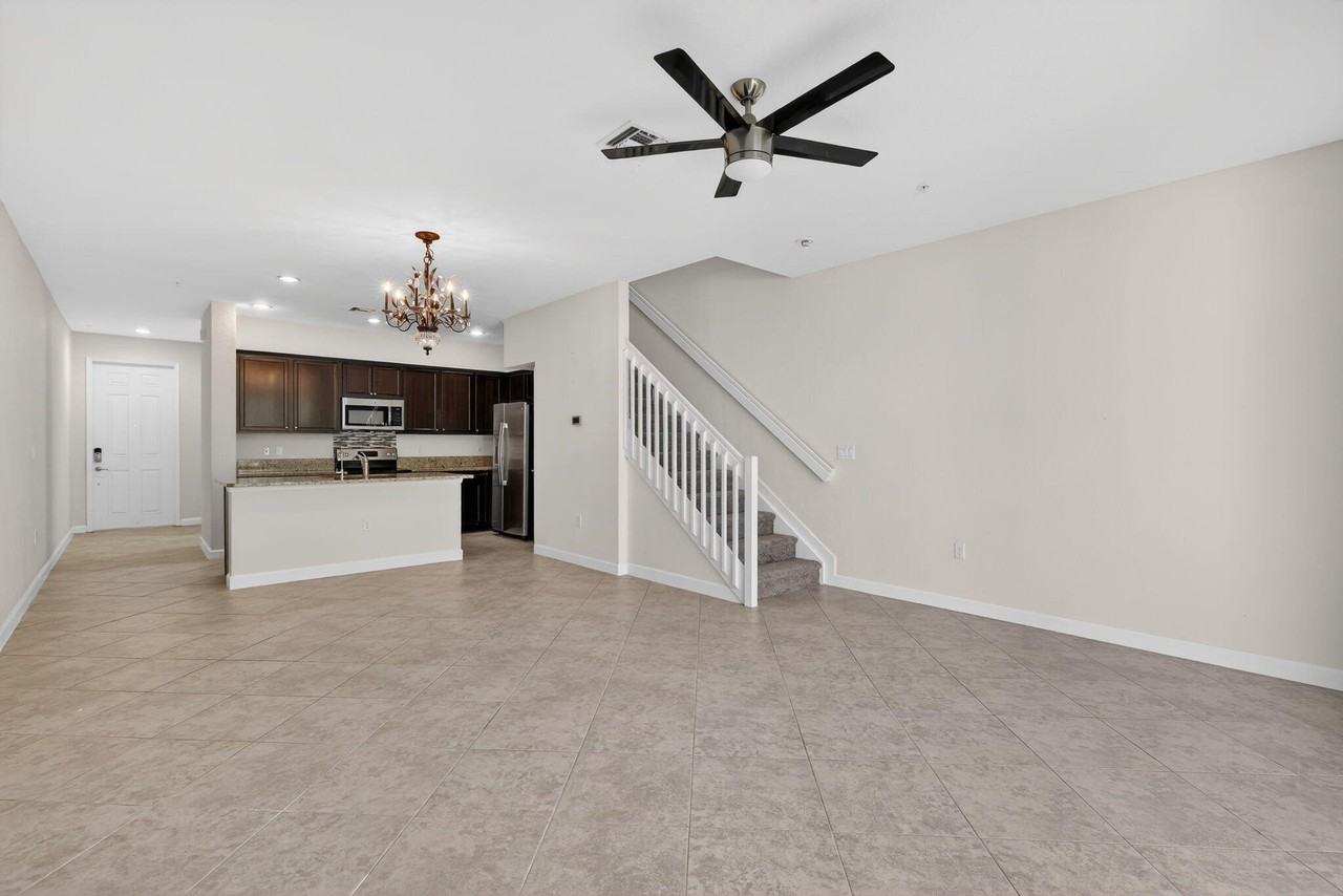 9504 Sw Otter Ln - Photo 3 of 36