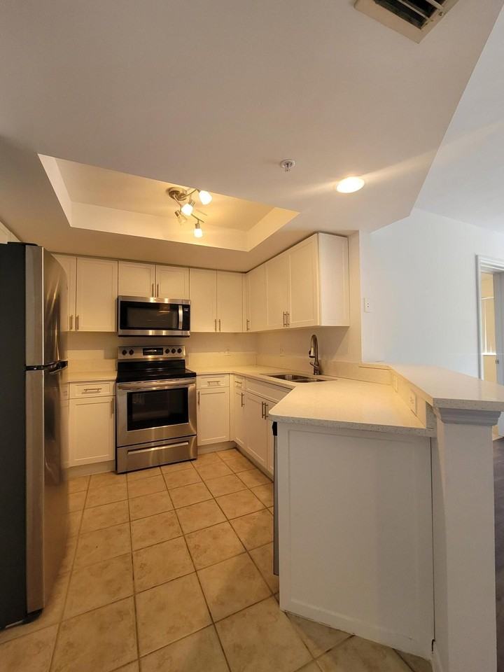 4163 N Haverhill Rd #1204 - Photo 5 of 10