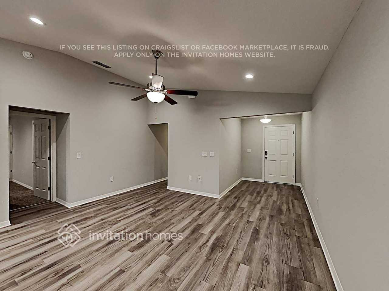 8066 Brookeshire Dr - Photo 3 of 18