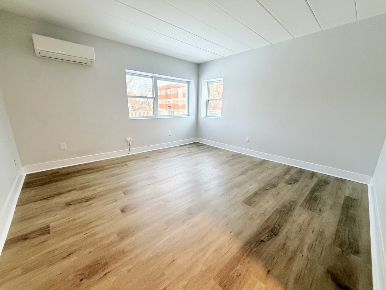 301 Indian Rd S #7 - Photo 2 of 9