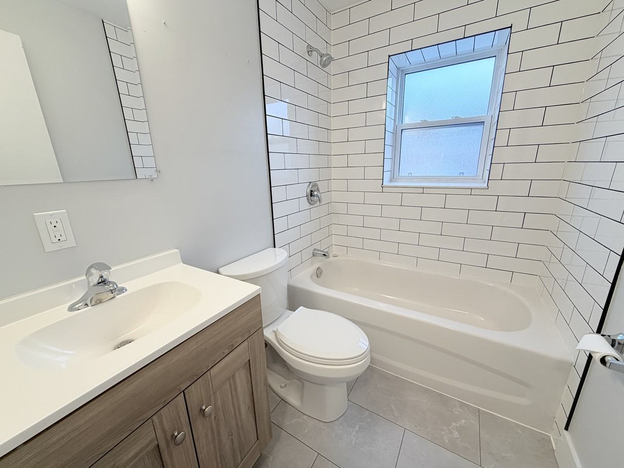 301 Indian Rd S #7 - Photo 4 of 9