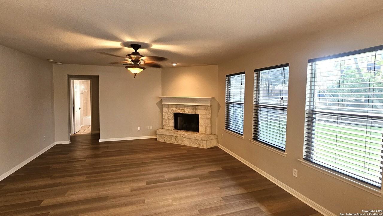 209 Storm Mtn - Photo 6 of 28